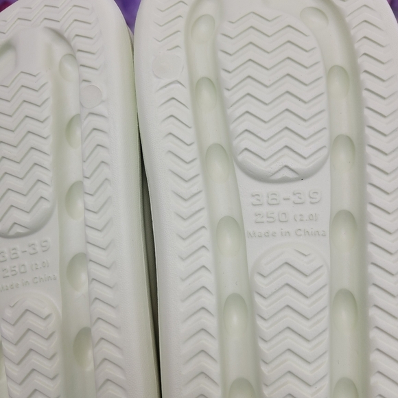 Brand New Sanrio Pochacco Big Charm Slippers US 8.5 - Picture 8 of 9